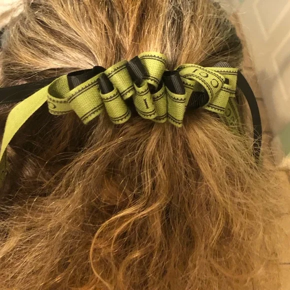 Authentic Gucci Ribbon made into Hair clip. 3” French barrette Gucci Hair Clip Barrette - Etsy main image 4